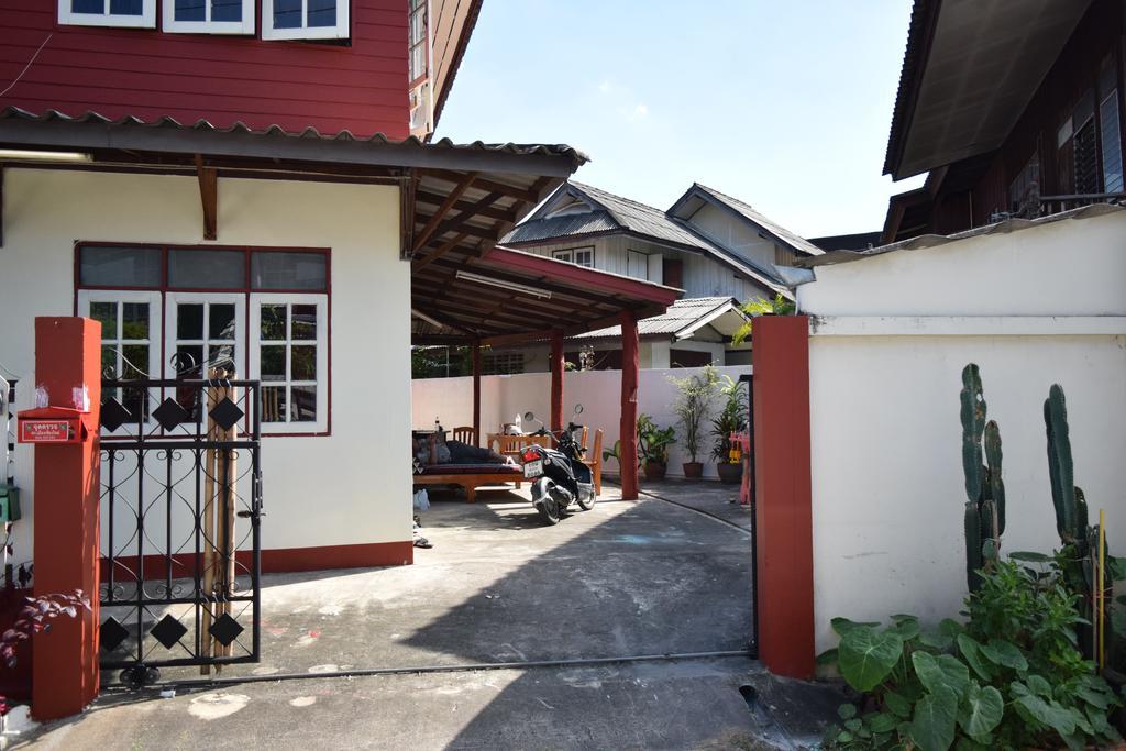 Champion Hostel 2 (Adults Only) Chiang Mai Exterior foto